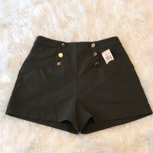 4/$25 🆕RHAPSODY GREEN HI-RISE MILITARY SHORTS‎